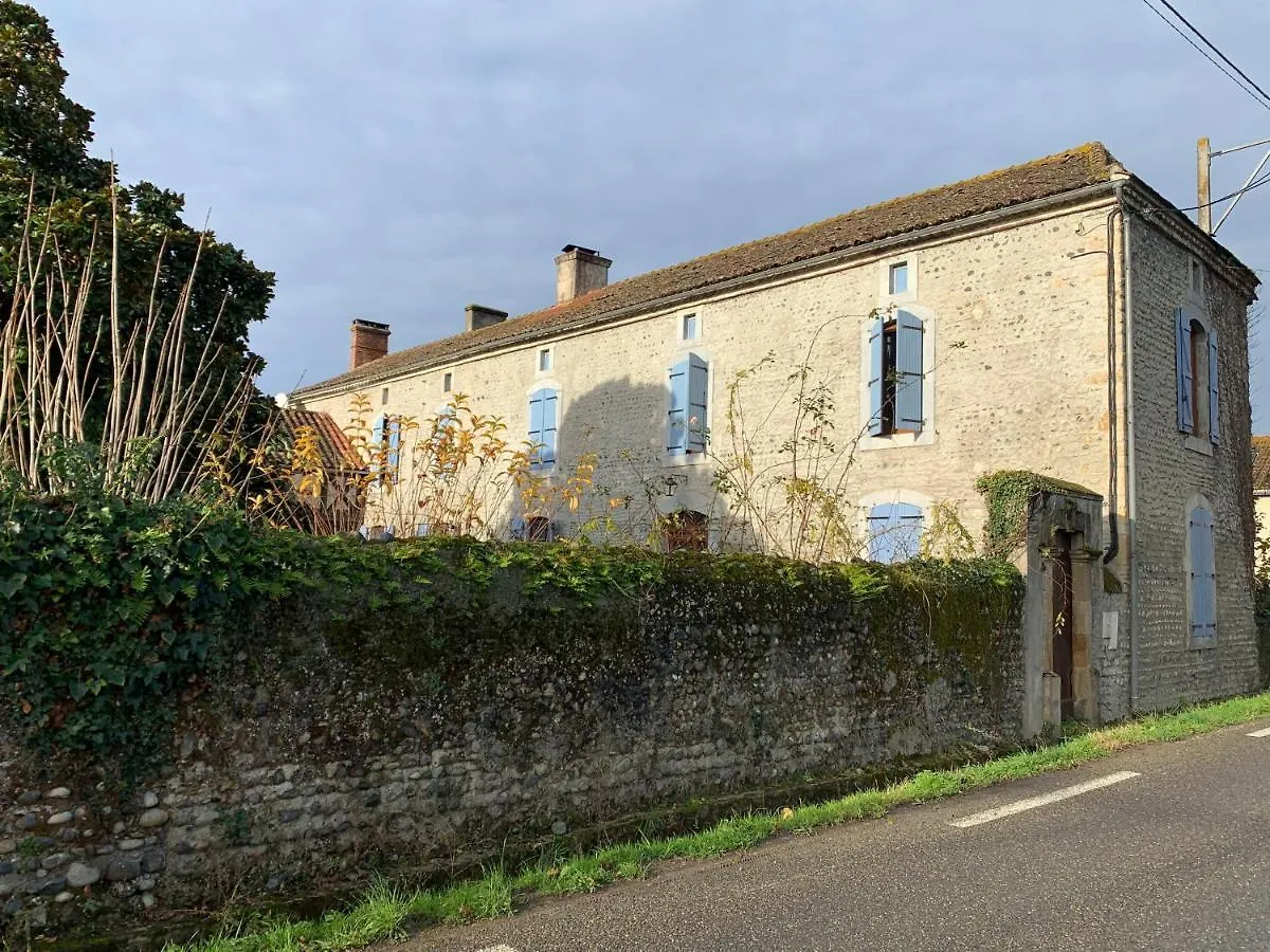 Maubourguet Villa - Sleeps 10 - Pool & Games