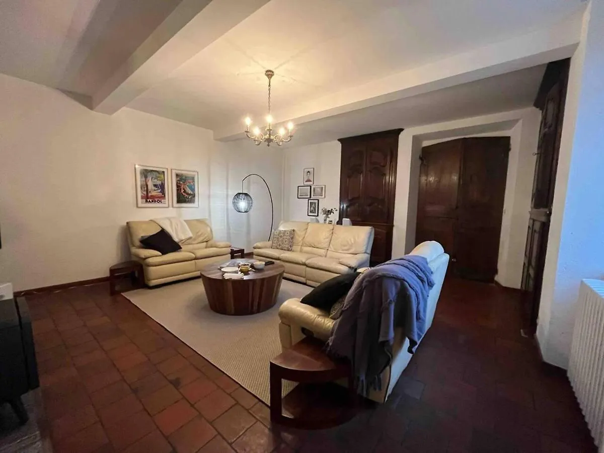 Maubourguet Villa - Sleeps 10 - Pool & Games Holiday home