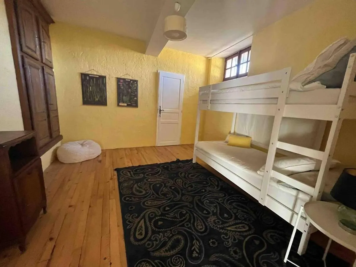 Maubourguet Villa - Sleeps 10 - Pool & Games