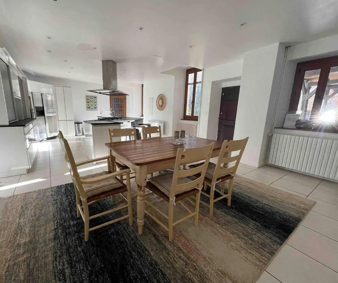 Maubourguet Villa - Sleeps 10 - Pool & Games 0*,  France