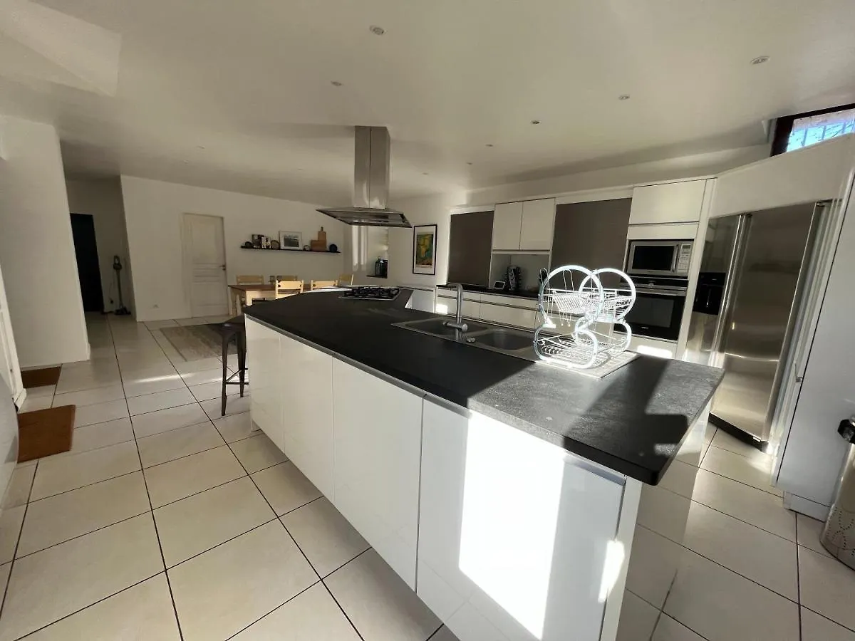 Maubourguet Villa - Sleeps 10 - Pool & Games Holiday home